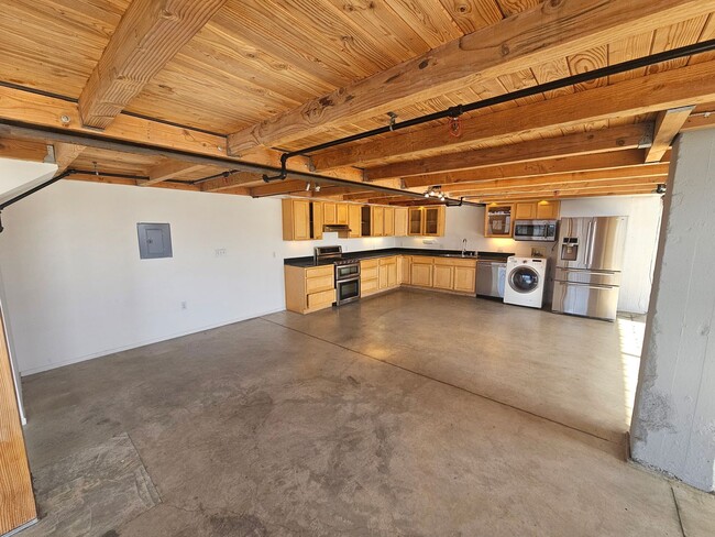 Building Photo - Unique & Spacious Live / Work Loft in the ...