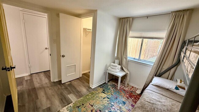 Building Photo - 1802 E University Ave