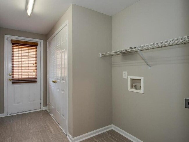 Building Photo - 14930 Ballantyne Village Way