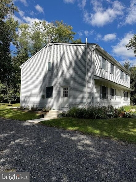 Building Photo - 6025 Honey Hollow Rd