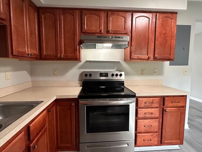 Building Photo - Island Townhouse-Close to Shopping and Beach!