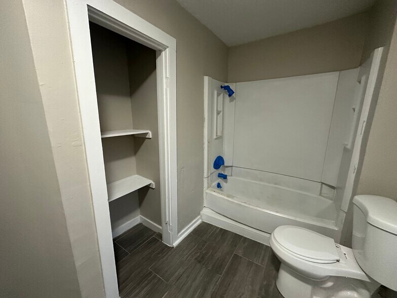 Building Photo - 51 Freeman Ave