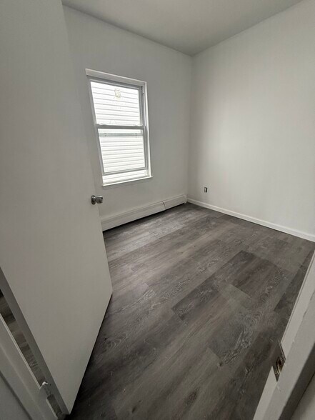 Building Photo - 543 Ellsworth Ave