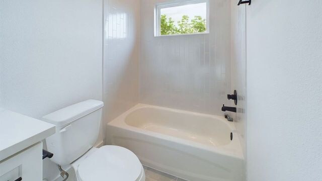 Building Photo - 5212 Pine Tree Dr