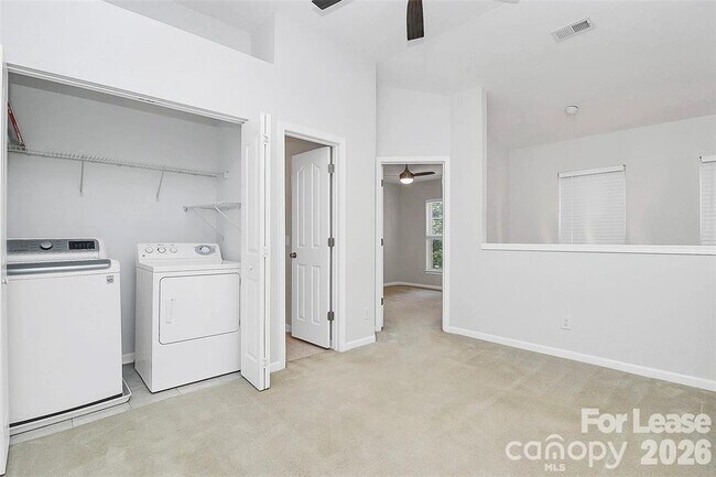 Building Photo - 10978 Princeton Village Dr