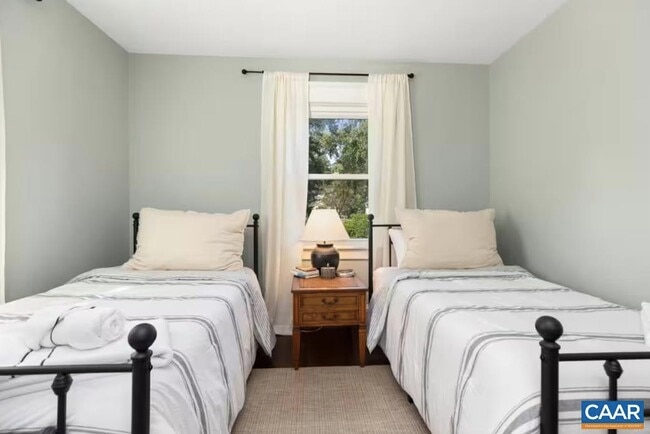 Building Photo - 243 Shamrock Rd