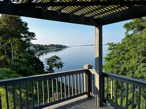 Building Photo - 240 Narragansett Ave