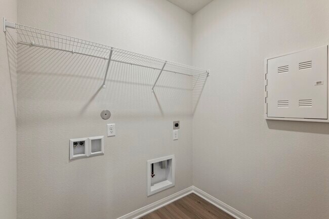 Building Photo - 335 Kingston Wy