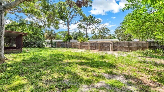 Building Photo - 1209 Alcazar Way S