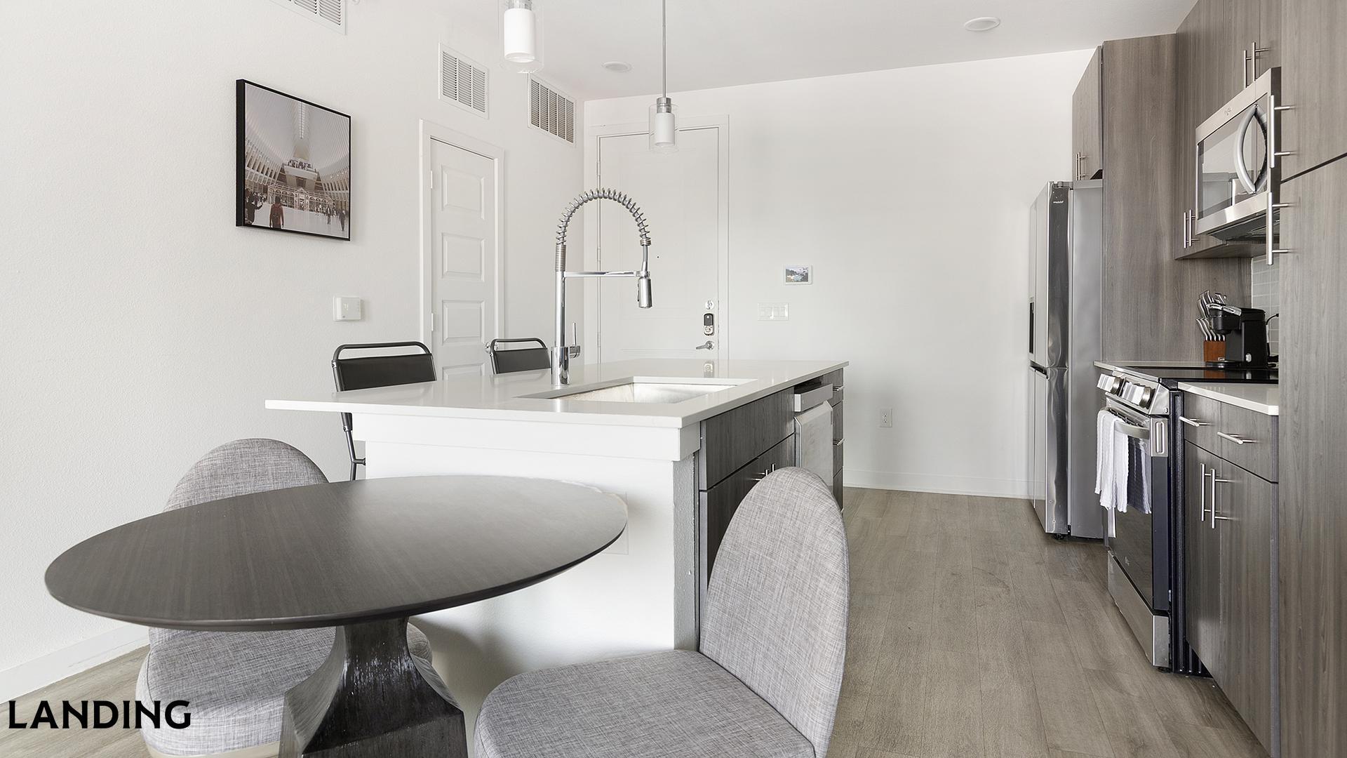 Building Photo - 7106 Culebra Commons