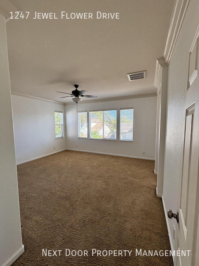 Building Photo - 1247 Jewel Flower Dr