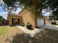 Building Photo - Spacious SW Bakersfield Home!