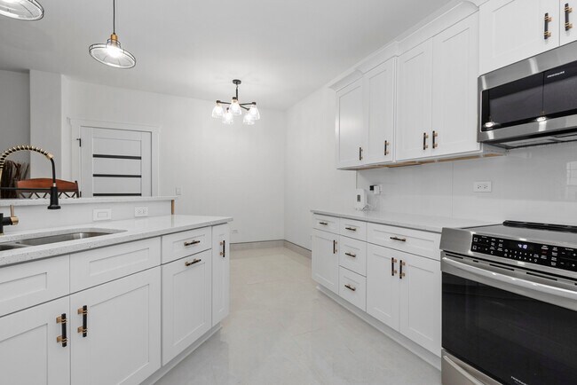 Building Photo - 8120 Concord Ln