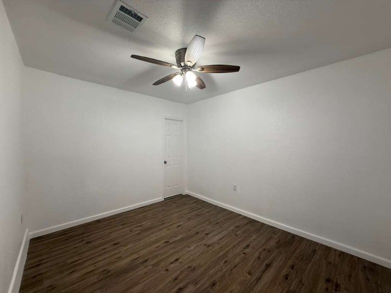 Building Photo - 6718 Pear Tree