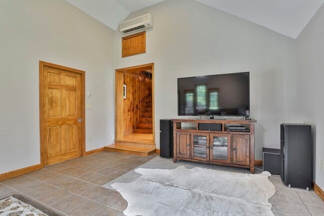 Building Photo - 24 Browns Ln