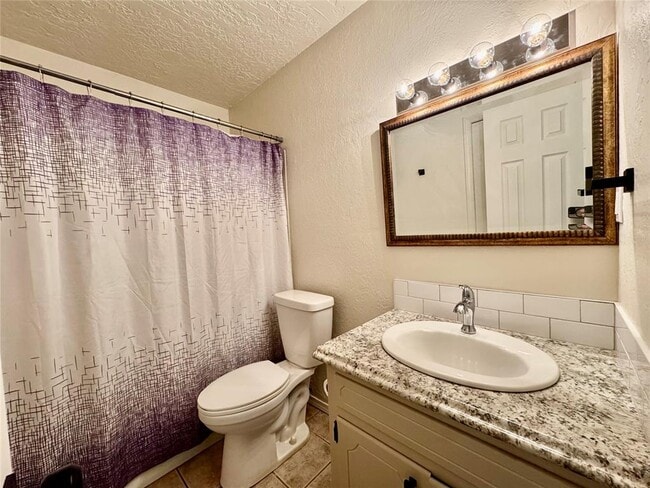 Building Photo - 411 E 3rd St