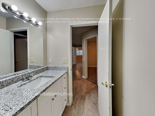 Building Photo - 5 Woodbine Point