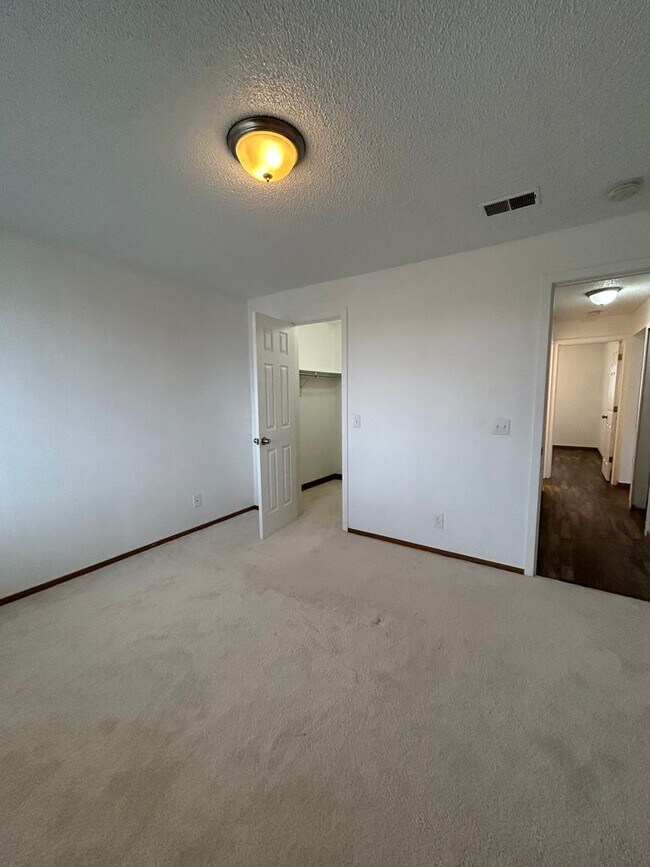 Building Photo - 2 BR/1 BA Condo in Desirable Area of Wesminster, CO