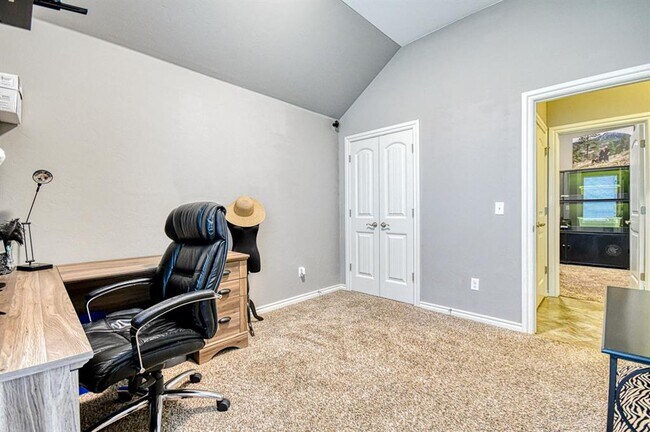 Building Photo - 2204 Alameda Park Dr