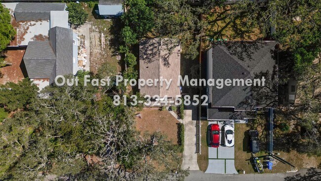 Building Photo - Private Yard Living with Recent Upgrades in Central Tampa