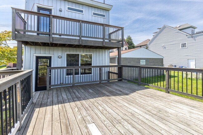 Building Photo - Available NOW  - Updated South Side Slopes Gem | Private Decks + Off-Street Parking