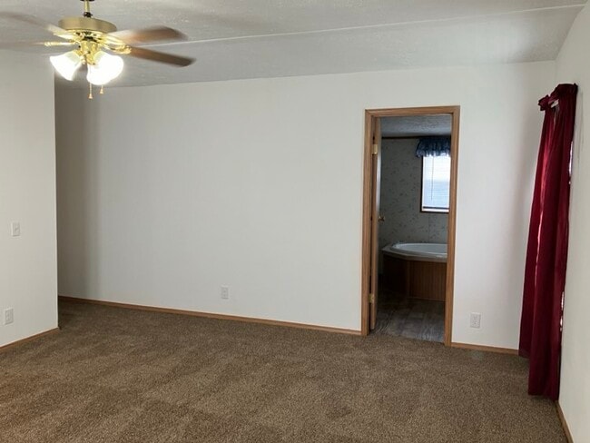 Building Photo - 3558 Brookline Ln