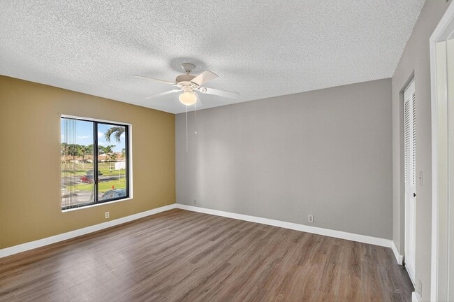 Building Photo - 805 Sky Pine Way