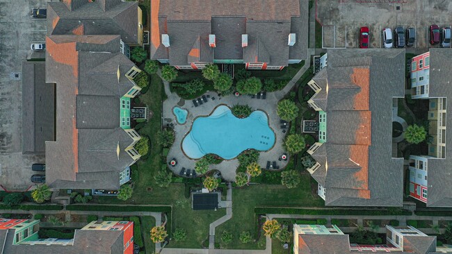 Building Photo - 7000 Seawall Blvd