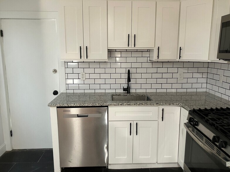 Building Photo - 3014 Memphis St