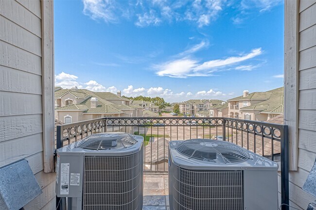 Building Photo - 13607 Brookbluff Ln