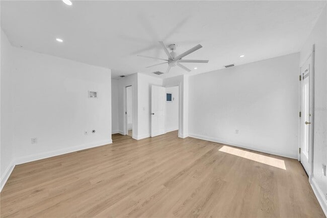 Building Photo - 314 W Frances Ave