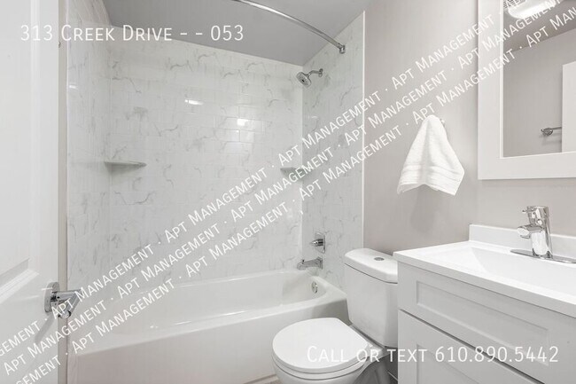 Building Photo - 313 Creek Dr