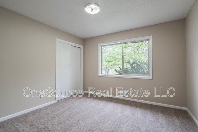 Building Photo - 3701 Hopkins Rd