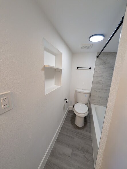 Building Photo - 6201 N 38th St