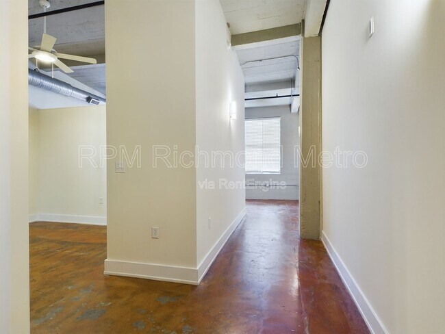 Building Photo - 815 Perry St