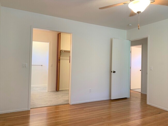 Building Photo - Four Bedroom in Crown Village