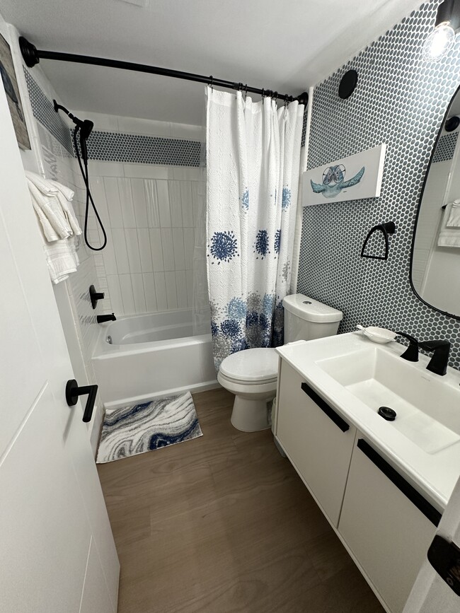 Building Photo - Pelican Watch