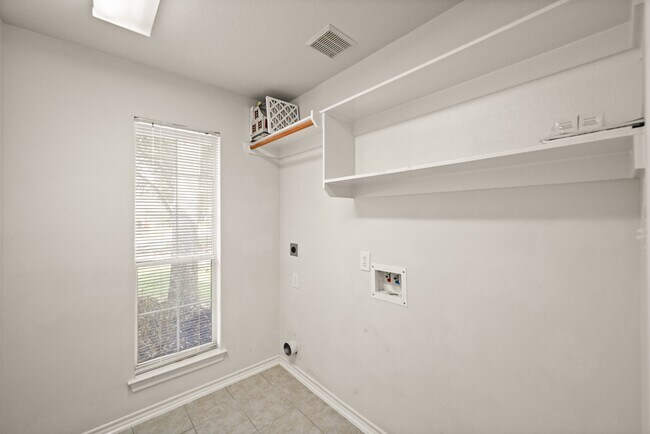 Building Photo - 18403 Lost Maples Ct