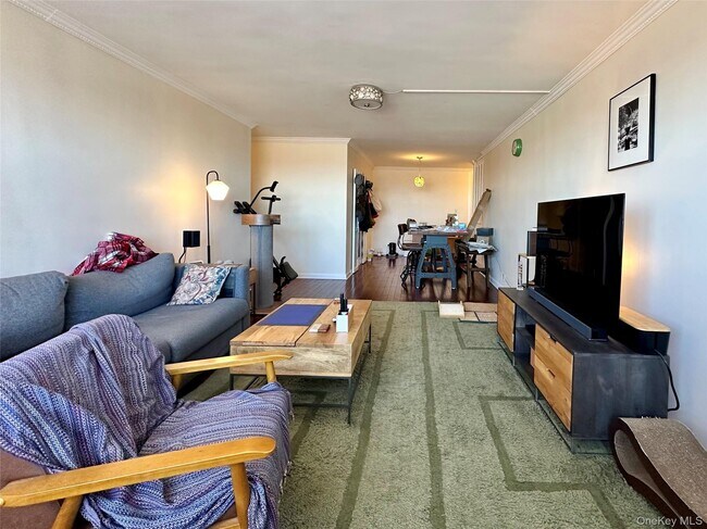 Building Photo - 102-10 66th Rd