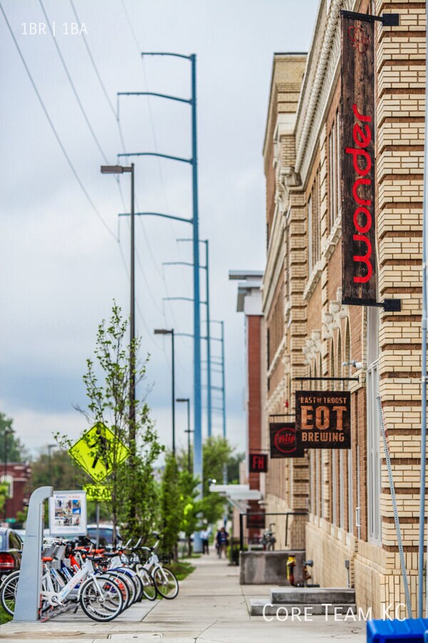 Building Photo - 1180 E 30th St