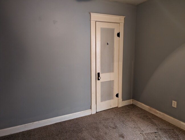 Building Photo - 310 E College St