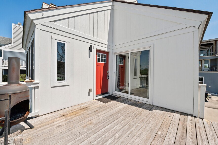 Building Photo - 8439 River Rd