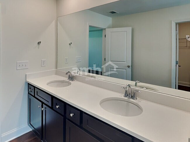 Building Photo - 3601 Isabella Ct