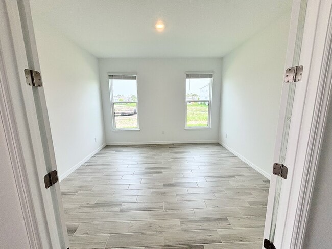 Building Photo - 9299 Lorenzo Wy