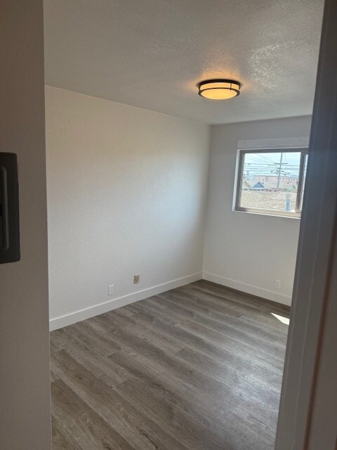 Building Photo - 1609 28th Ave