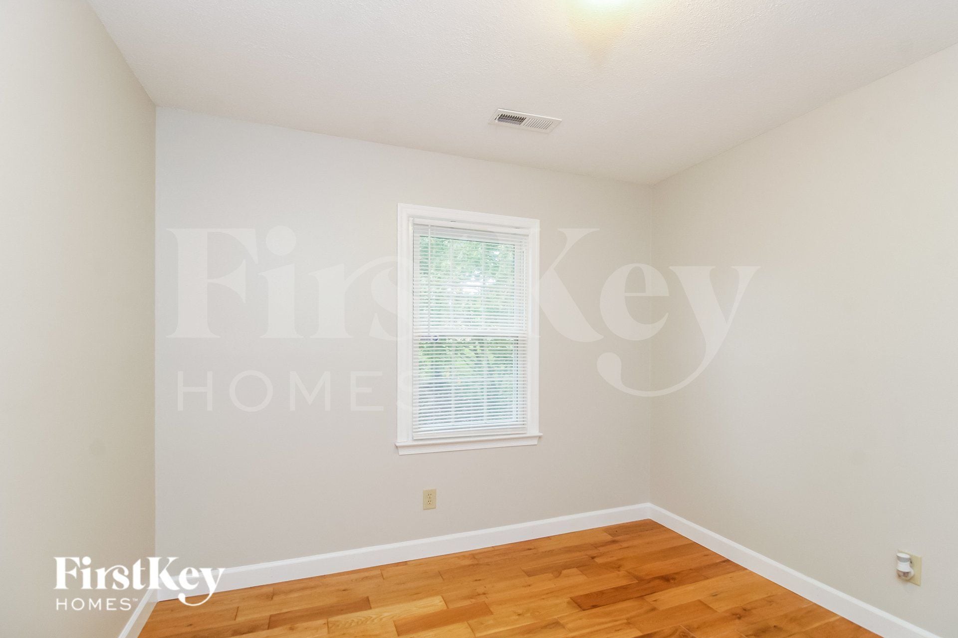 Building Photo - 3315 Quaker Run Dr