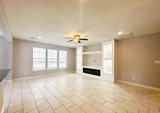 Building Photo - 7638 Bronze Trail Dr