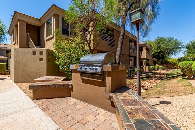 Building Photo - STUNNING UPDATED 1 BED / 1 BATH BILTMORE A...