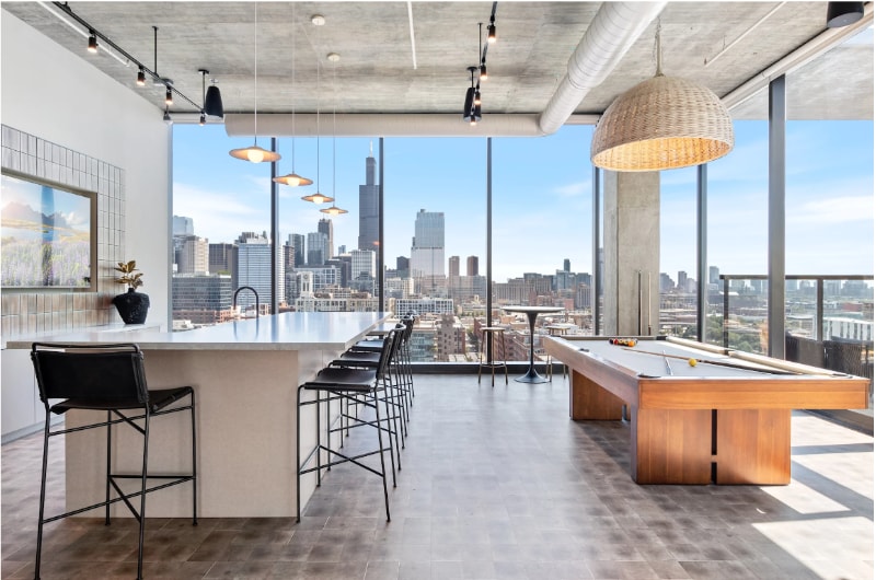 Building Photo - 1039 W Van Buren St