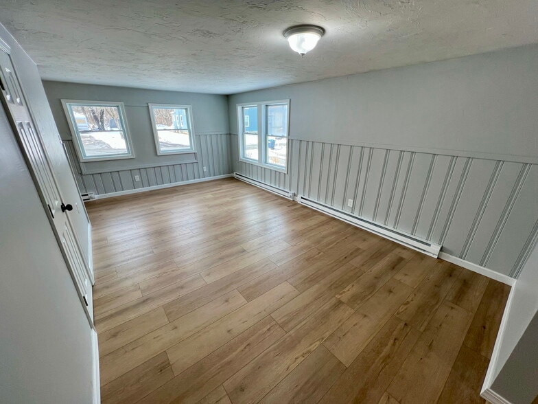 Living Room - 40 Watch St